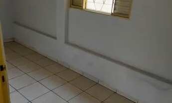 Imagem 4: Casa de 2 quartos com garagem coberta em ótima localização