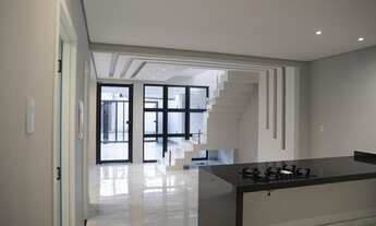 Imagem 4: Casa de condomínio para venda tem 220 metros quadrados com 3 quartos