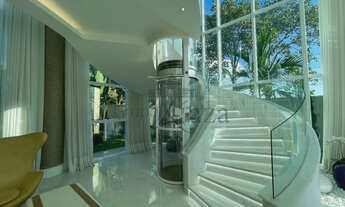 Imagem 2: Exclusivo Sobrado de Alto Padrão - Residencial Jardim do Golfe - 495m² - 4 Suítes - Elevad