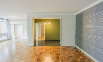 Imagem 3: Amplo e lindo! Com janelas enormes em edifício modernista em frente ao shopping!