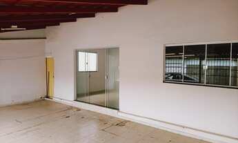 Imagem 3: CASA SETOR UNIÃO 3 QUARTOS SUÍTE PORCELANATO PRÓXIMO A AVENIDA T-9 OPORTUNIDADE ÚNICA