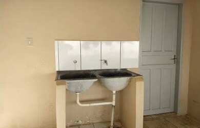 Imagem 7: Casa para aluguel possui 100 metros quadrados com 2 quartos