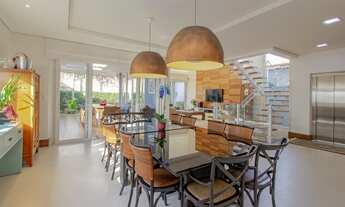 Imagem 2: Maravilhoso sobrado de 550 m² com 4 dormitórios suítes, 6 vagas de garagem - São Caetano d