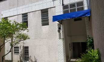 Imagem 6: Quarto com banheiro praça da arvore