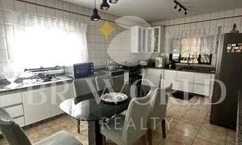 Imagem 4: Sobrado reformado com 4Q sendo 3 suítes próximo ao terminal das bandeiras