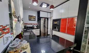 Imagem 5: Casa à venda ou para alugar com 3 quartos, sendo 3 suítes, no condomínio Horto Florestal I