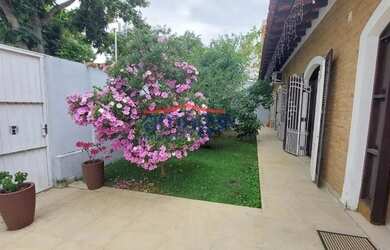 Imagem 16: Casa de Alto Padrão no Centro de Jacareí - Seu Refúgio com Piscina, 3 Suítes, Lazer, e Mui