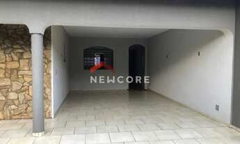 Imagem 2: Sobrado em Rua Amaury de Oliveira e Silva - Jardim Tarumã - Londrina/PR