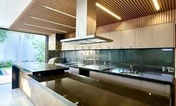 Imagem 6: Sobrado a venda com 315 m², 5 Quartos, Sendo 5 Suites; 7 Banheiros; 4 Vagas