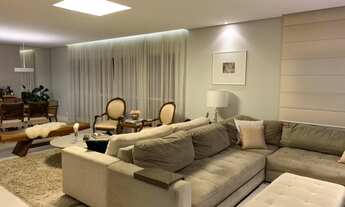 Imagem 2: Apartamento para venda possui 242 metros quadrados com 3 quartos