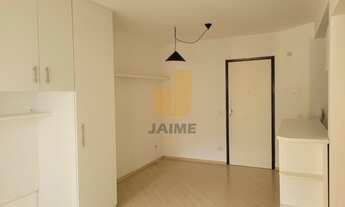 Imagem 2: Apartamento com 30 m, 1 dormitório e 1 vaga. Prédio com lazer e ótima localização