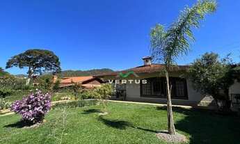 Imagem: Casa com QUATRO Quartos à venda, 215 m²