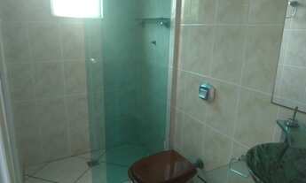 Imagem 5: Quarto e banheiro individuais para mulher