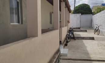 Imagem 2: Casa 02 quartos nos Bancários, tipo vila! Leia o Anúncio