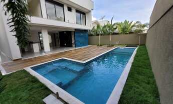 Imagem 2: Casa de condomínio para venda com 335 metros quadrados com 5 quartos