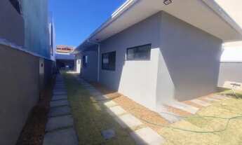 Imagem: CASA LINEAR COM PISCINA COSTAZUL