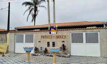 Imagem: Casa com piscina 10 metros do mar. NOVA