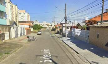 Imagem 4: 2 casas Casa com 5 dormitórios