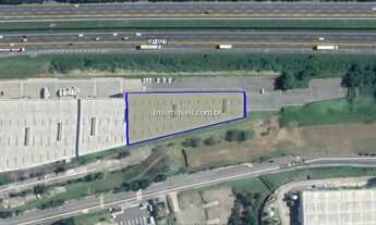 Imagem 4: Galpão industrial para locação em Barueri-SP, bairro Tamboré: 4 salas, 3 banheiros, 6 vaga