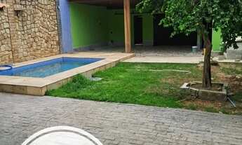 Imagem 2: CASA DUPLEX COM TRÊS QUARTOS SENDO UMA SUITE EM COND FECHADO EM VARGEM PEQUENA COM PISCINA