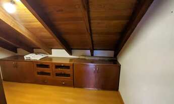 Imagem 7: Casa de 3 Andares com Pátio e Churrasqueira Próxima ao Bourbon Country