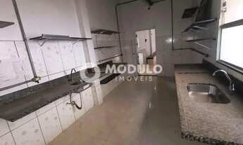 Imagem 3: Casa comercial disponível para locação no bairro Fundinho