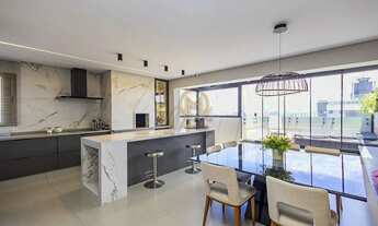 Imagem: Cobertura mobiliada com 180 m² privativos