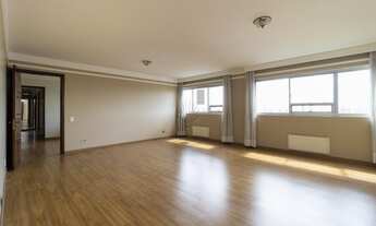 Imagem 2: Apartamento no coração do bairro Batel tem tudo isso! Incríveis 201,15 m² de área privativ