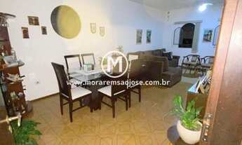 Imagem 2: Casa para Venda em São José dos Campos, Bosque dos Eucaliptos, 4 dormitórios, 3 banheiros