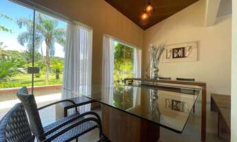 Imagem 7: Casa térrea em condomínio com 4 dormitórios e área de lazer com piscina e churrasqueira