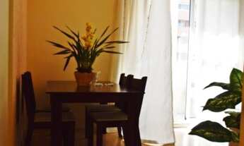 Imagem 6: Apartamento com 2 dormitórios, banheiro social com box de vidro, sala ampla com sacada, co