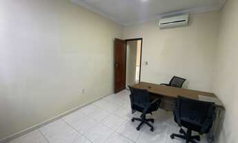 Imagem 5: Casa para venda possui 350 metros quadrados com 4 quartos