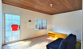 Imagem 2: PORTO ALEGRE - Casa Padrão - JARDIM DO SALSO