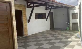 Imagem 2: Casa para aluguel e venda com 231 metros quadrados com 3 quartos em Papicu - Fortaleza - C