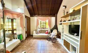 Imagem 2: Casa à Venda - Ampla, Elegante e Completa - Quase 500m² de Terreno!