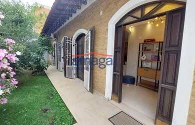 Imagem 14: Casa de Alto Padrão no Centro de Jacareí - Seu Refúgio com Piscina, 3 Suítes, Lazer, e Mui