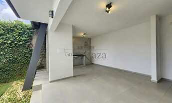 Imagem 2: Oportunidade - Casa em Condomínio - Condomínio Jardim das Colinas - 3 Dormitórios - 268m²