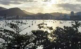 Imagem 2: Casa para venda tem 430 metros quadrados com 3 quartos em Urca - Rio de Janeiro - RJ