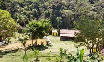 Imagem 2: Sitio com piscina