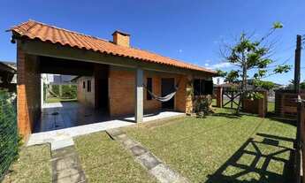 Imagem: Casa a 350 metros da praia em Atlântida