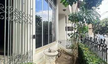 Imagem 2: CASA NA CONSELHEIRO Em frente a igreja dos capuchinhos