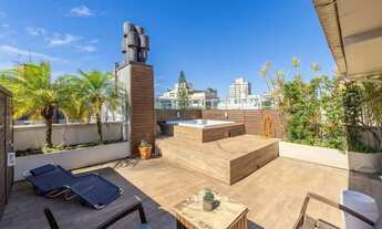 Imagem 2: Imóvel para venda possui 156 metros quadrados com 2 quartos em Mont Serrat - Porto Alegre