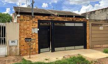 Imagem 2: Casa térrea Rica em Armários