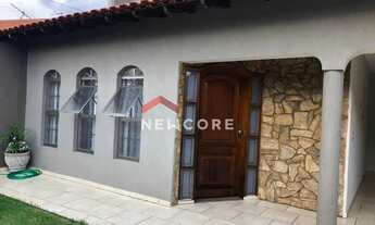 Imagem 4: Sobrado em Rua Amaury de Oliveira e Silva - Jardim Tarumã - Londrina/PR