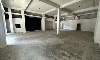 Imagem: Ponto comercial/Loja/Box 180 m² Pé direito