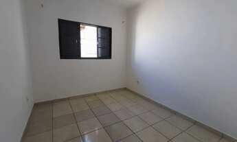 Imagem 3: Casa para Aluguel com 2 Dormitórios e 2 Vagas na Rua Alexandre Fávero