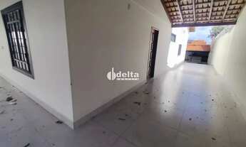 Imagem 3: Casa com 3 quartos sendo 1 suíte, disponível para locação no bairro Cidade Jardim em Uberl