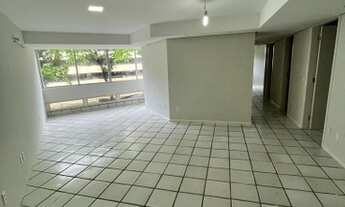 Imagem 3: Apartamento para venda possui 127 metros quadrados com 3 quartos em Ponta Verde - Maceió