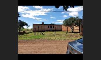 Imagem: Vende-se terreno com casa no bairro laranjais