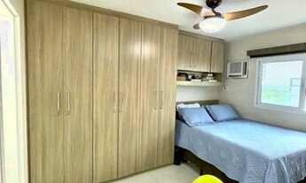 Imagem 3: Apartamento lindo a venda no Flamboyant, com armários modulados, 2 quartos sendo 1 suíte